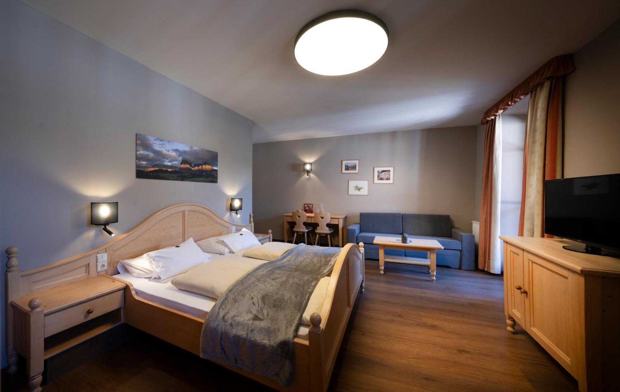 Hotel Zum Turm Castelrotto Eksteriør bilde
